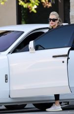 KHLOE KARDASHIAN Out in Los Angeles 05/04/2022