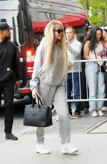 KHLOE KARDASHIAN Out in New York 05/01/2022