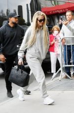 KHLOE KARDASHIAN Out in New York 05/01/2022