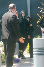 KOURTNEY KARDASHIAN and Travis Barker Arrives in Los Angeles 05/27/2022