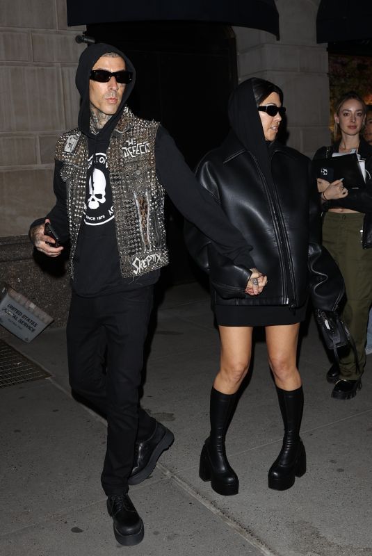 KOURTNEY KARDASHIAN and Travis Barker Leaves Their Hotel in New York 05/01/2022