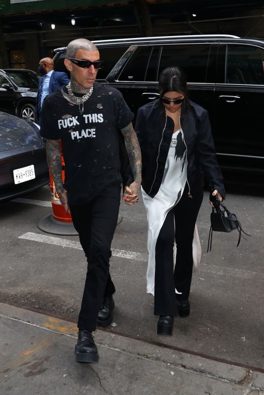 KOURTNEY KARDASHIAN and Travis Barker Out and About in New York 05/02/2022