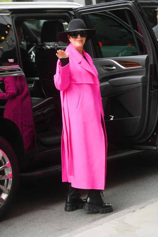 KRIS JENNER Out in New York 05/01/2022