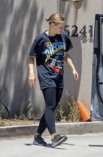 KRISTEN BELL Returns Her Home in Los Feliz 05/15/2022