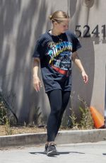 KRISTEN BELL Returns Her Home in Los Feliz 05/15/2022
