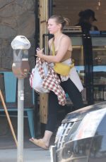 KRISTEN BELL Shopping at MC Call