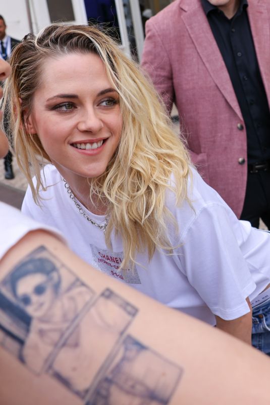 KRISTEN STEWART Arrives at Martinez Hotel in Cannes 05/22/2022
