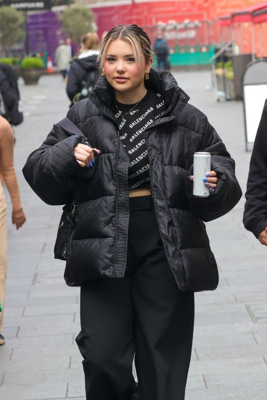 LAUREN SPENCER SMITH Arrives at Capital Breakfast Show in London 05/04/2022