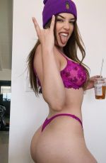 LAUREN SUMMER - Instagram Photos 05/16/2022