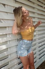 MADELYN CLINE for American Eagle Spring 2022 Campaign 05/05/2022