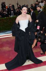 MAISIE WILLIAMS at Met Gala Celebrating In America: An Anthology of Fashion in New York 05/02/2022