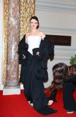 MAISIE WILLIAMS Heading to 2022 Met Gala in New York 05/02/2022