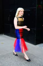 MAISIE WILLIAMS Leaves Good Morning America in New York 05/18/2022