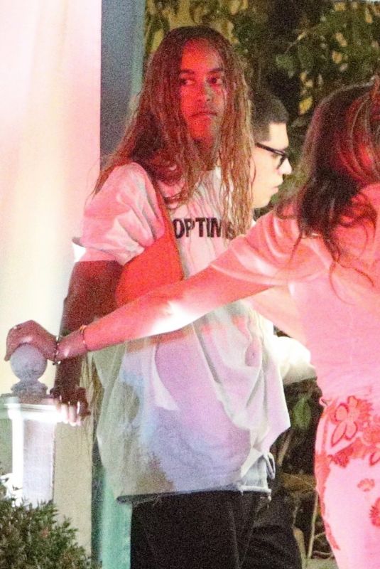 MALIA OBAMA Out for Dinner at San Vicente Bungalows in Los Angeles 05/09/2022