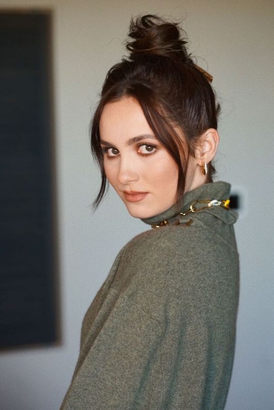 MAUDE APATOW - Louis Vuitton Cruise Show Photoshoot, May 2022