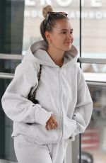 MOLLY MAE HAGUE and Tommy Fury at Heathrow Airport in Los Angeles 05/12/2022