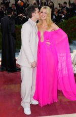 NICOLA PELTZ and Brooklyn Beckham at Met Gala Celebrating In America: An Anthology of Fashion in New York 05/02/2022