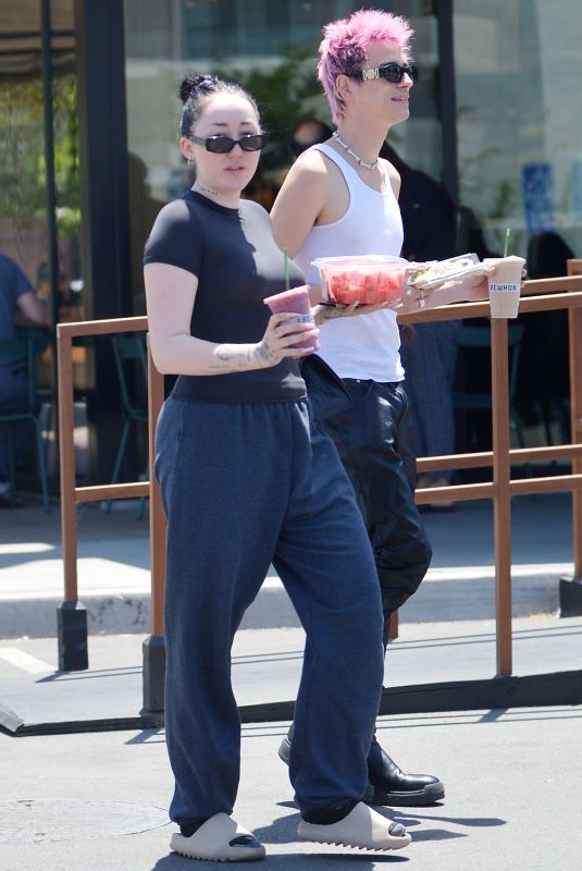 NOAY CYRUS Out with Her New Boyfriend in Los Angeles 05/16/2022
