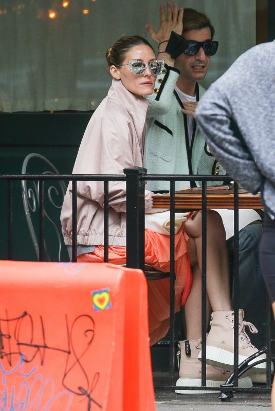 OLIVIA PALERMO Out for Lunch with a Friend at Sant Ambroeus in New York 05/14/2022