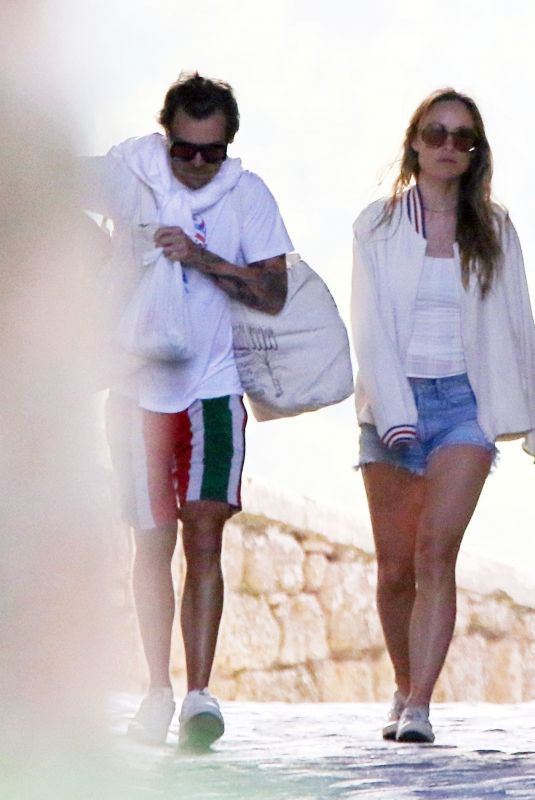 OLIVIA WILDE and Harry Styles on Their Holiday in Italy 05/10/2022
