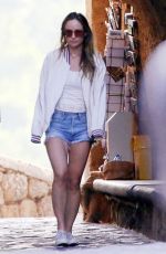 OLIVIA WILDE and Harry Styles on Their Holiday in Italy 05/10/2022