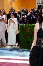 PHOEBE DYNEVOR at Met Gala Celebrating In America: An Anthology of Fashion in New York 05/02/2022