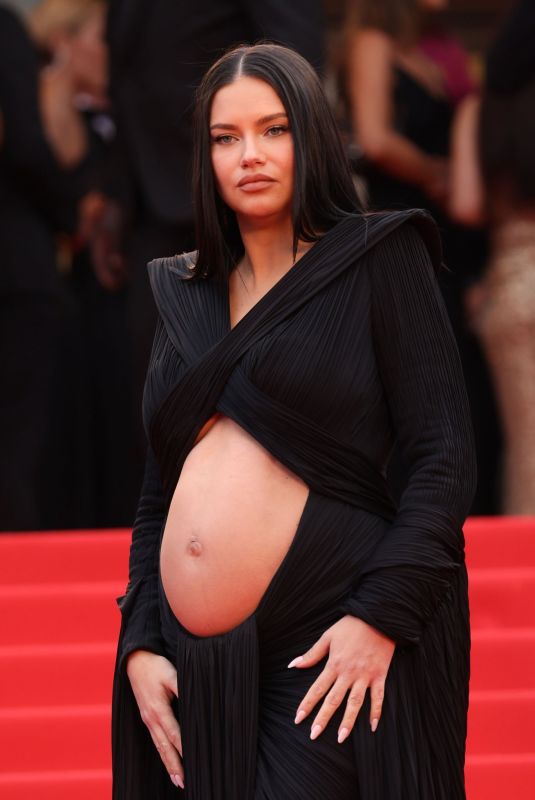 Pregnant ADRIANA LIMA at Top Gun: Maverick Premiere at 75th Annual Cannes Film Festival 05/18/2022