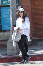 Pregnant KATHERINE and CHRISTINA SCHWARZENEGGER Out for Breakfast in Pacific Palisades 05/09/2022