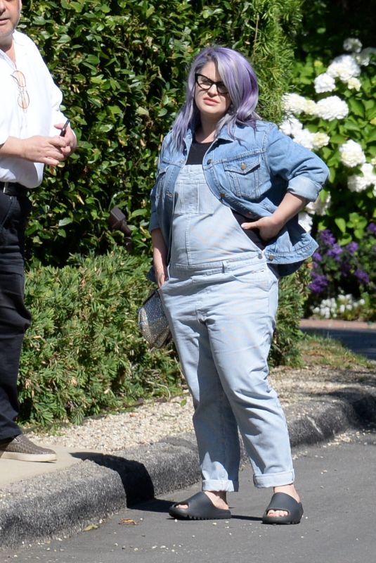 Pregnant KELLY OSBOURNE Out House Hunting in Los Angeles 05/26/2022