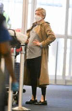 Pregnant MICEHLLE WILLIAMS Out in New York 05/25/2022