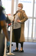 Pregnant MICEHLLE WILLIAMS Out in New York 05/25/2022