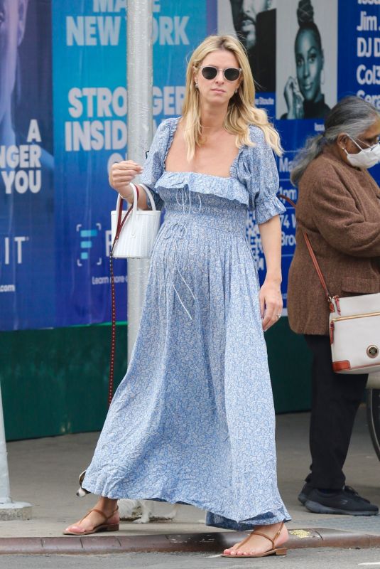 Pregnant NICKY HILTON Out in New York 05/05/2022
