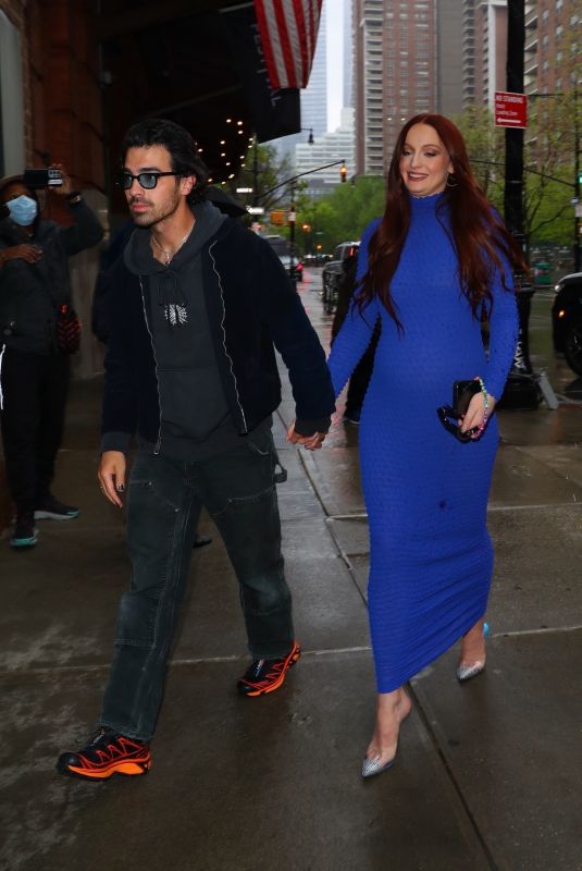 Pregnant SOPHIE TURNER and Joe Jonas Arrives at Greenwich Hotel in New York 05/06/2022