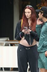 Pregnant SOPHIE TURNER and Joe Jonas Arrives Out in New York 055/02/2022