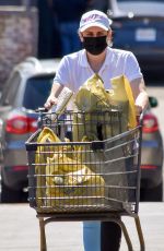 REBEL WILSON Shopping at Gelson