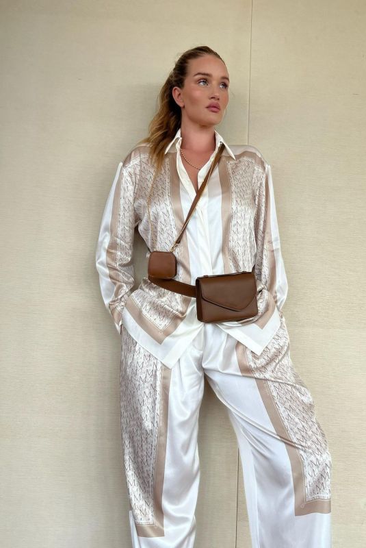 ROSIE HUNTIGNTON-WHITELEY - Instagram Photos 05/09/2022