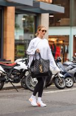 ROSIE HUNTINGTON-WHITELEY Heading to a Gym in London 05/12/2022