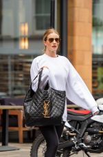 ROSIE HUNTINGTON-WHITELEY Heading to a Gym in London 05/12/2022