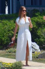 ROSIE HUNTINGTON-WHITELEY Out in Cannes 05/19/2022