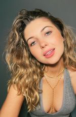 SAMMI HANRATTY - Instagram Photos 05/29/2022