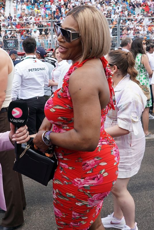 SERENA and VENUS WILLIAMS at Miami Grand Prix 05/08/2022