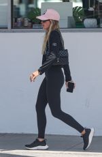 SOFIA RICHIE Leaves a Dermatologist in Beverly Hills 05/18/2022