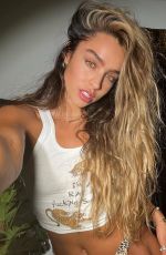 SOMMER RAY - Instagram Photos 05/17/2022