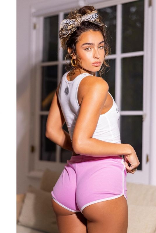 SOMMER RAY - Instagram Photos 05/29/2022