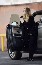 SUKI WATERHOUSE Out and About in Los Angeles 05/18/2022