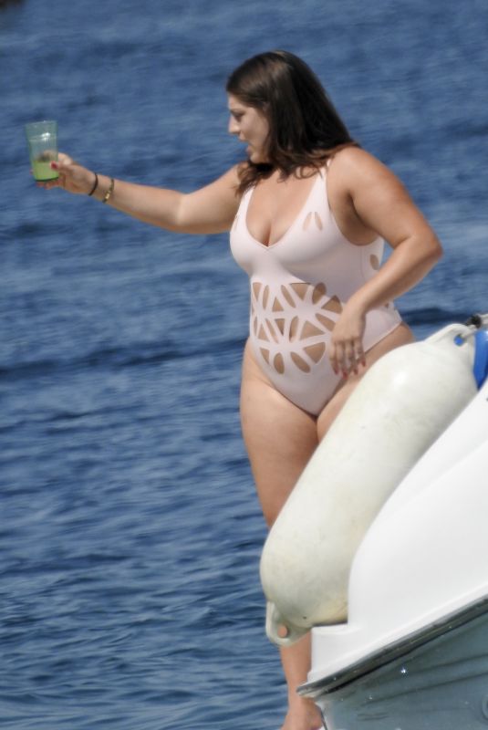 VICTORIA GARRICK Celebrates Her Bachelorette in in Los Cabos 05/27/2022