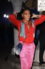 WINNIE HARLOW Leaves Dior