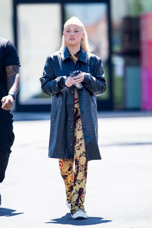 ALABAMA BARKER Out Shopping at Ulta Beauty in Calabasas 06/25/2022