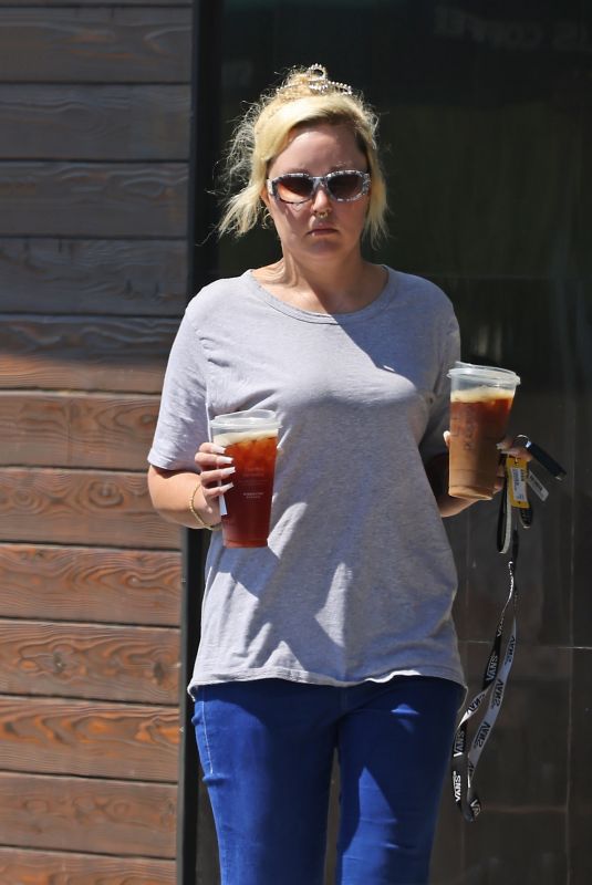 AMANDA BYNES Out for Coffee at Starbucks in Los Angeles 06/28/2022