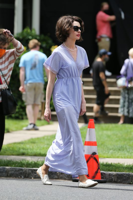 ANNE HATHAWAY on the Set of Mother